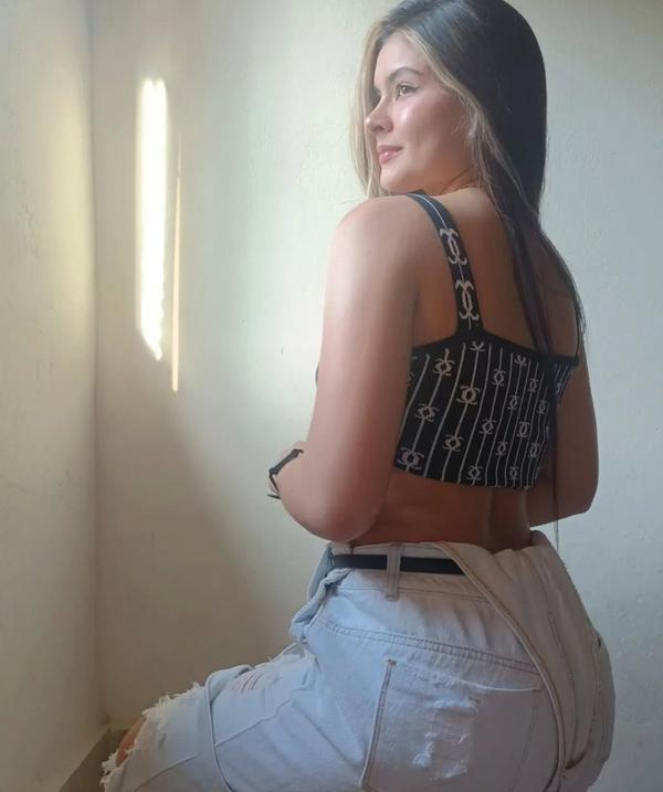 Descubre la pasión y el encanto de Daniela Placer